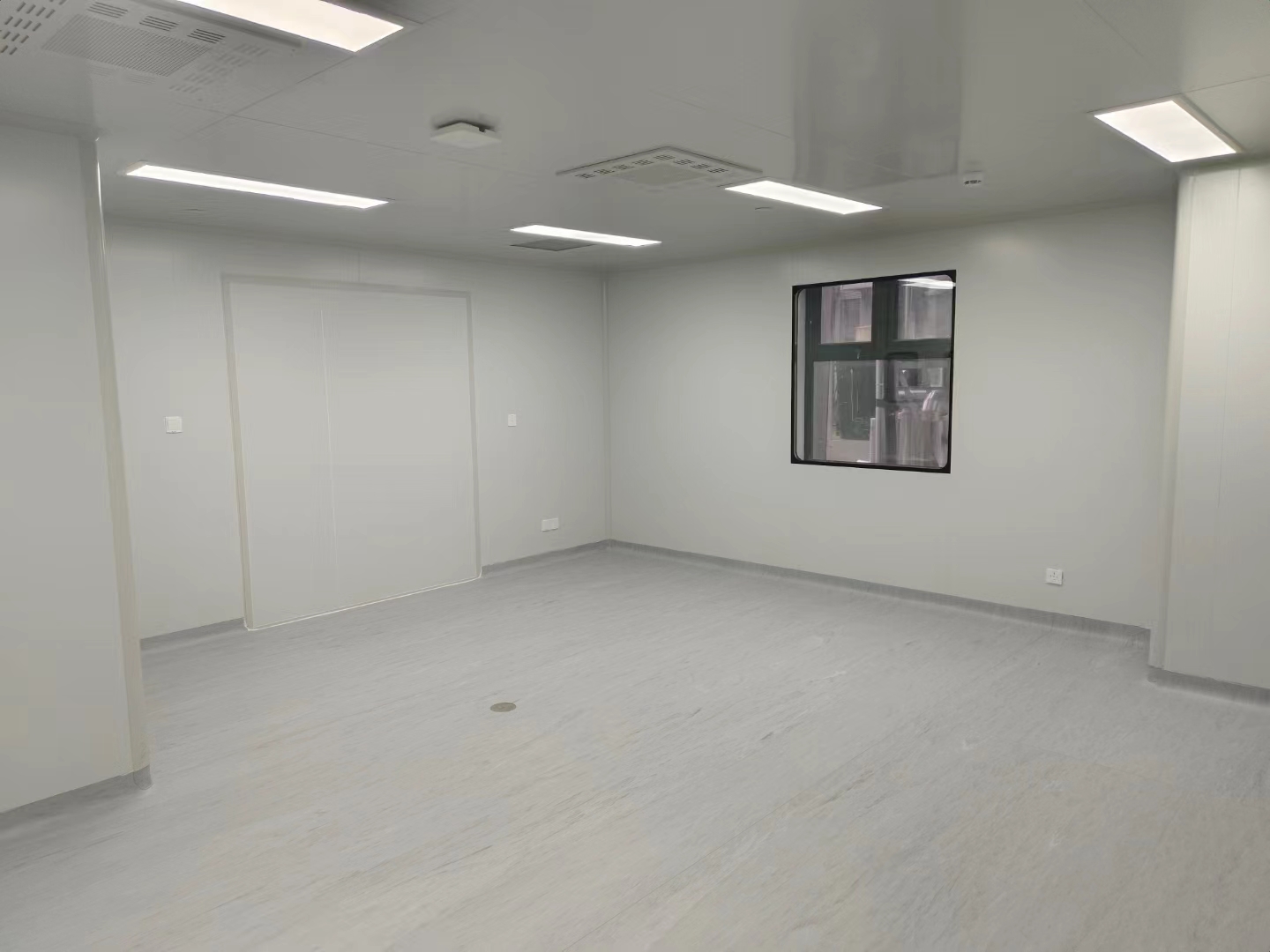 江蘇常熟萬級(jí)GMP潔凈車間裝修