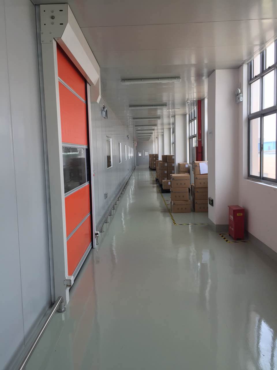 物流通道快速門圖片