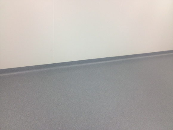 環(huán)氧彩砂地面(制藥廠使用較多)