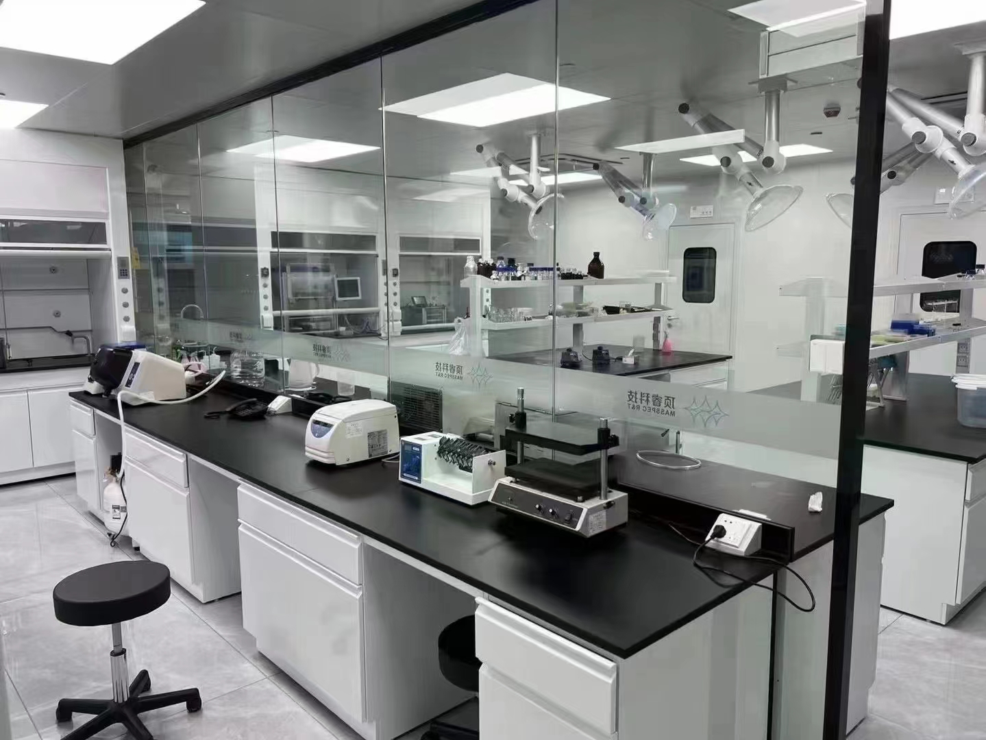 生物安全實(shí)驗(yàn)室裝修圖片