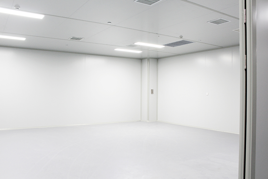 千級(jí)電子凈化車(chē)間防靜電PVC地面鋪設(shè)時(shí)需要注意那些事項(xiàng)？